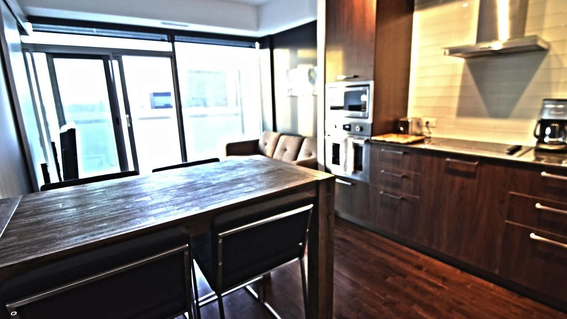 Отель Toronto Escape - Financial District