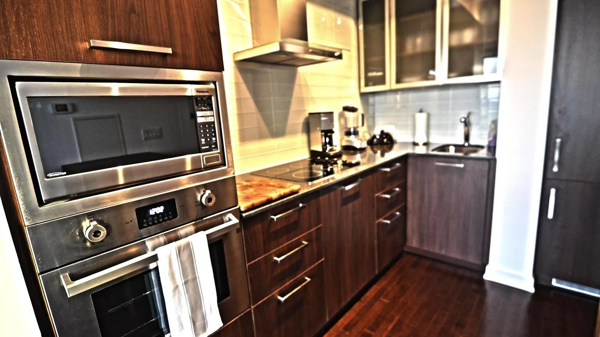 Отель Toronto Escape - Financial District